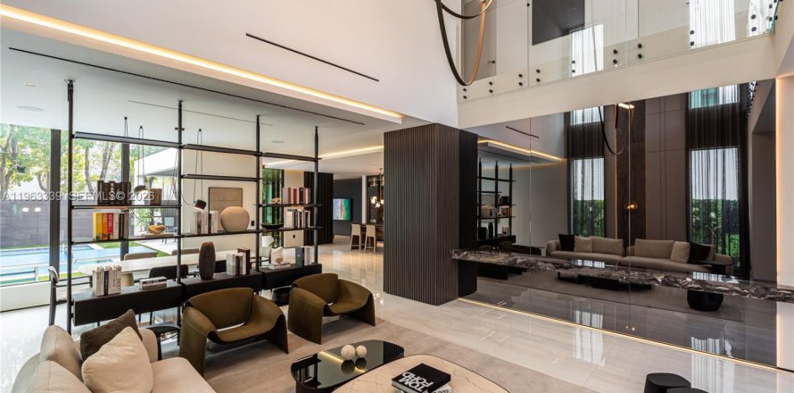 Дом в Дорал, Флорида 5 спален, 377.83м2 № 2025794