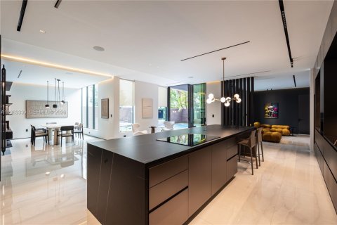 Купить виллу или дом в Дорал, Флорида 5 спален, 377.83м2, № 2025794 - фото 4