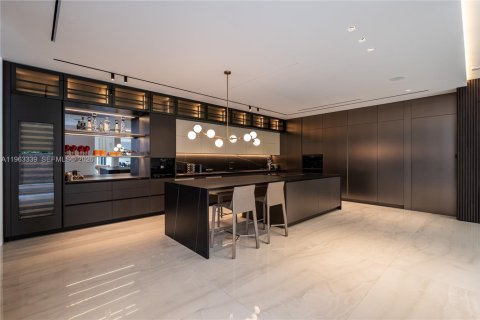 Купить виллу или дом в Дорал, Флорида 5 спален, 377.83м2, № 2025794 - фото 22