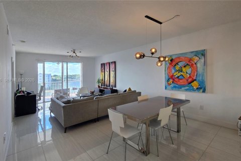 Купить кондоминиум в Дорал, Флорида 3 спальни, 157.93м2, № 2002947 - фото 5