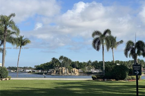 Купить кондоминиум в Дорал, Флорида 3 спальни, 157.93м2, № 2002947 - фото 16