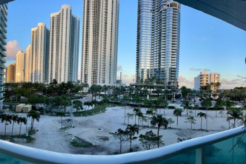 Condominio en venta en Sunny Isles Beach, Florida, 1 dormitorio, 92.07 m2 № 1956232 - foto 4