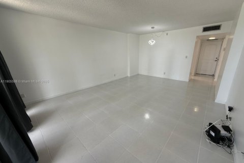 Condominio en venta en Sunny Isles Beach, Florida, 1 dormitorio, 92.07 m2 № 1956232 - foto 5