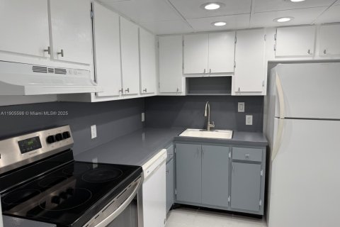 Condominio en venta en Sunny Isles Beach, Florida, 1 dormitorio, 92.07 m2 № 1956232 - foto 10