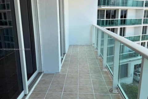 Condominio en venta en Sunny Isles Beach, Florida, 1 dormitorio, 92.07 m2 № 1956232 - foto 14