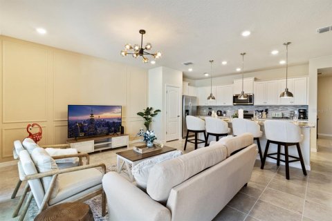 Townhouse in Davenport, Florida 5 bedrooms, 211.91 sq.m. № 1275738 - photo 4