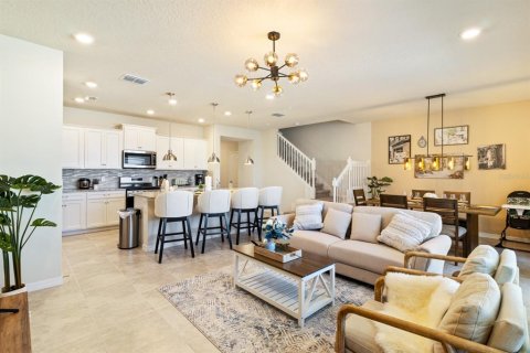 Townhouse in Davenport, Florida 5 bedrooms, 211.91 sq.m. № 1275738 - photo 3