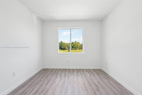 Adosado en venta en Miami, Florida, 5 dormitorios, 233.93 m2 № 1705799 - foto 21