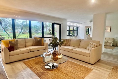 Condo in Lauderdale-by-the-Sea, Florida, 2 bedrooms  № 1961073 - photo 12