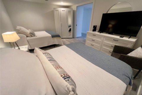 Condo in Lauderdale-by-the-Sea, Florida, 2 bedrooms  № 1961073 - photo 9