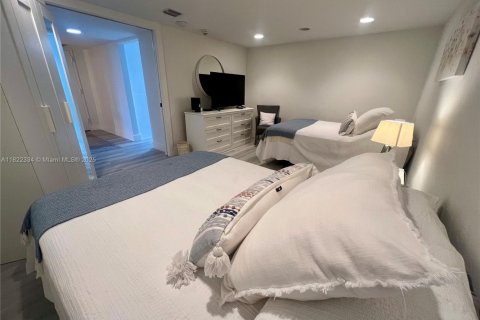 Condo in Lauderdale-by-the-Sea, Florida, 2 bedrooms  № 1961073 - photo 8