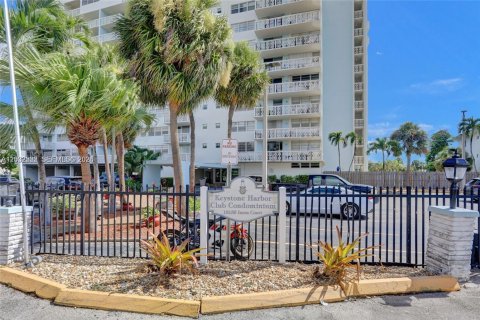 Condominio en alquiler en North Miami, Florida, 1 dormitorio, 72.28 m2 № 2085031 - foto 17