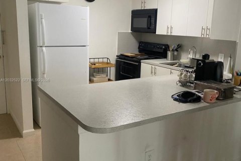 Condominio en alquiler en North Miami, Florida, 1 dormitorio, 72.28 m2 № 2085031 - foto 19