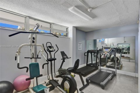 Condominio en alquiler en North Miami, Florida, 1 dormitorio, 72.28 m2 № 2085031 - foto 16