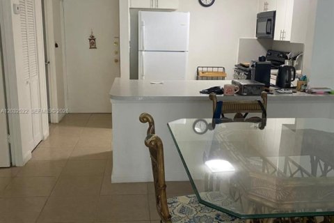 Condominio en alquiler en North Miami, Florida, 1 dormitorio, 72.28 m2 № 2085031 - foto 24