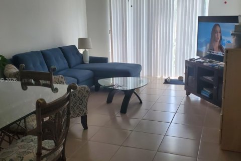 Condominio en alquiler en North Miami, Florida, 1 dormitorio, 72.28 m2 № 2085031 - foto 11