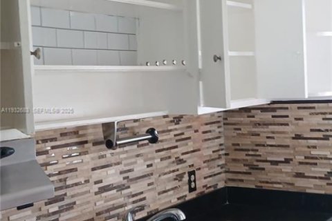 Снять в аренду виллу или дом в Холливуд, Флорида 2 спальни, 88.07м2, № 1991586 - фото 4