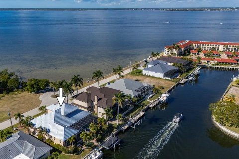 Villa ou maison à vendre à Punta Gorda, Floride: 3 chambres, 264.4 m2 № 2408346 - photo 9