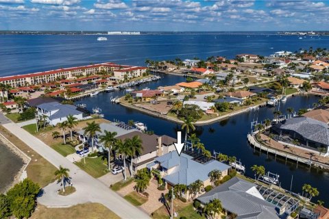 Villa ou maison à vendre à Punta Gorda, Floride: 3 chambres, 264.4 m2 № 2408346 - photo 6