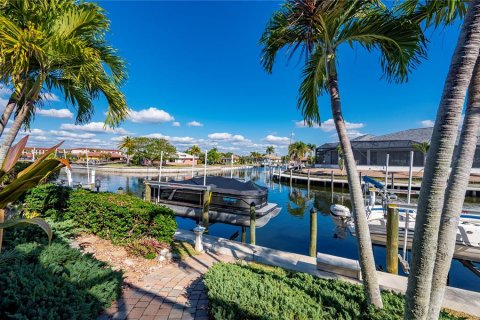 Villa ou maison à vendre à Punta Gorda, Floride: 3 chambres, 264.4 m2 № 2408346 - photo 5