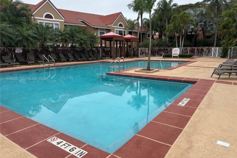 Copropriété à vendre à Miami, Floride: 1 chambre, 54.63 m2 № 2010683 - photo 2