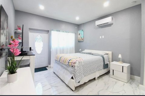 Купить виллу или дом в Холливуд, Флорида 3 спальни, № 1988710 - фото 15