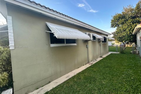 Купить виллу или дом в Холливуд, Флорида 3 спальни, № 1988710 - фото 4
