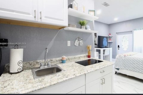 Купить виллу или дом в Холливуд, Флорида 3 спальни, № 1988710 - фото 18