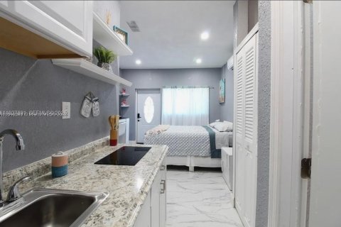 Купить виллу или дом в Холливуд, Флорида 3 спальни, № 1988710 - фото 17