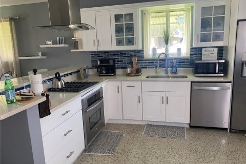 Купить виллу или дом в Холливуд, Флорида 3 спальни, № 1988710 - фото 8