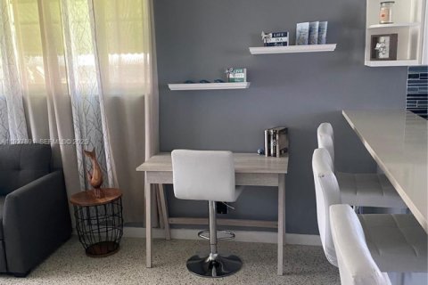 Купить виллу или дом в Холливуд, Флорида 3 спальни, № 1988710 - фото 10