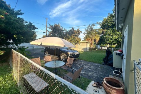 Купить виллу или дом в Холливуд, Флорида 3 спальни, № 1988710 - фото 5