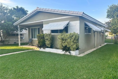 Купить виллу или дом в Холливуд, Флорида 3 спальни, № 1988710 - фото 3