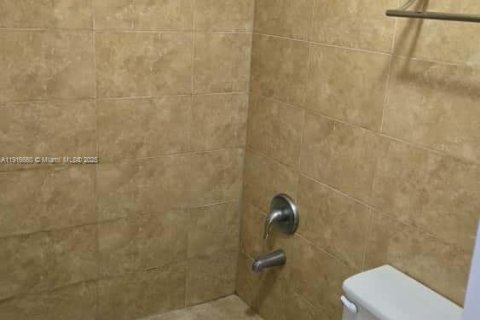 Снять в аренду кондоминиум в Майами, Флорида 2 спальни, 83.24м2, № 1971975 - фото 9