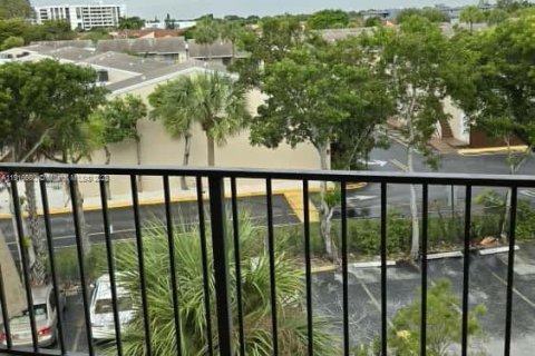 Снять в аренду кондоминиум в Майами, Флорида 2 спальни, 83.24м2, № 1971975 - фото 6