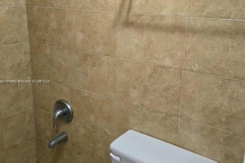 Снять в аренду кондоминиум в Майами, Флорида 2 спальни, 83.24м2, № 1971975 - фото 8