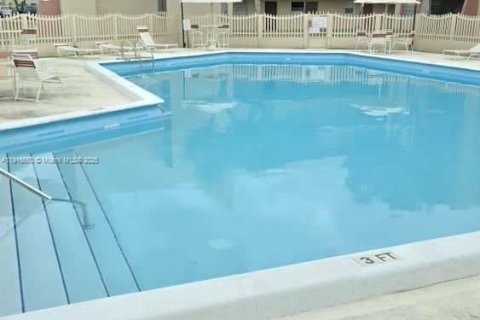 Снять в аренду кондоминиум в Майами, Флорида 2 спальни, 83.24м2, № 1971975 - фото 13