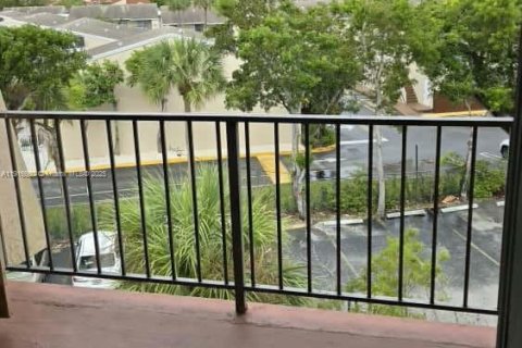 Снять в аренду кондоминиум в Майами, Флорида 2 спальни, 83.24м2, № 1971975 - фото 7