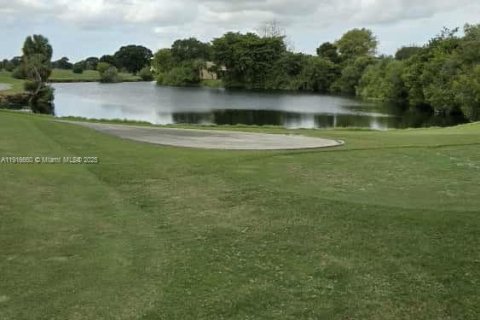 Снять в аренду кондоминиум в Майами, Флорида 2 спальни, 83.24м2, № 1971975 - фото 17