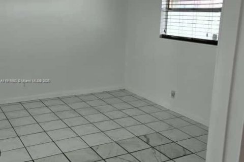 Снять в аренду кондоминиум в Майами, Флорида 2 спальни, 83.24м2, № 1971975 - фото 10