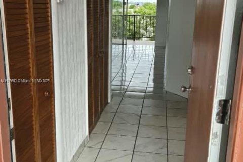 Снять в аренду кондоминиум в Майами, Флорида 2 спальни, 83.24м2, № 1971975 - фото 14