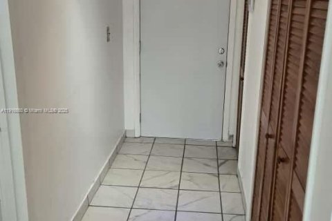 Снять в аренду кондоминиум в Майами, Флорида 2 спальни, 83.24м2, № 1971975 - фото 15