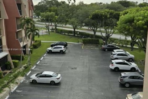 Снять в аренду кондоминиум в Майами, Флорида 2 спальни, 83.24м2, № 1971975 - фото 24