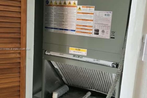 Снять в аренду кондоминиум в Майами, Флорида 2 спальни, 83.24м2, № 1971975 - фото 5