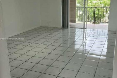 Снять в аренду кондоминиум в Майами, Флорида 2 спальни, 83.24м2, № 1971975 - фото 22