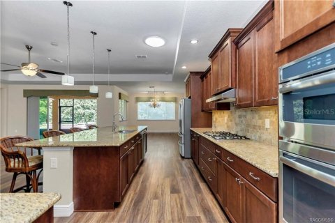 House in Ocala, Florida 4 bedrooms, 242.29 sq.m. № 2214989 - photo 15