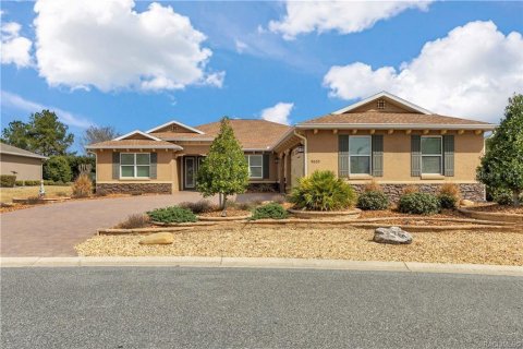 House in Ocala, Florida 4 bedrooms, 242.29 sq.m. № 2214989