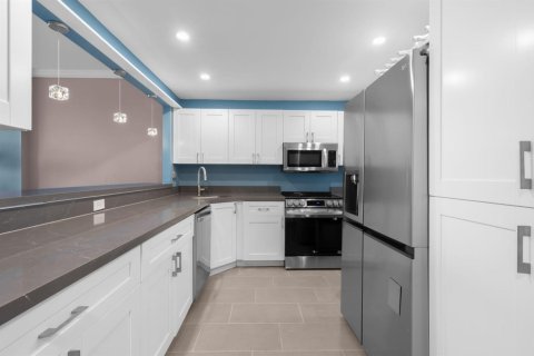 Купить кондоминиум в Холливуд, Флорида 3 комнаты, 77.29м2, № 2244506 - фото 3