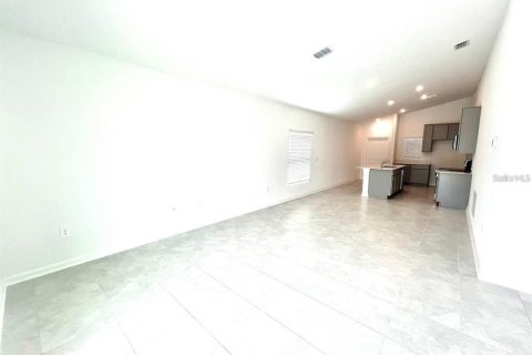 Villa ou maison à louer à Kissimmee, Floride: 3 chambres, 117.71 m2 № 2321321 - photo 9