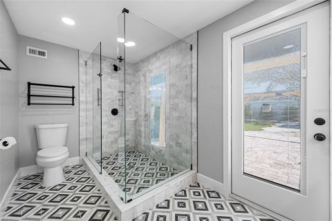 House in Saint Pete Beach, Florida 2 bedrooms, 110.46 sq.m. № 2232788 - photo 17